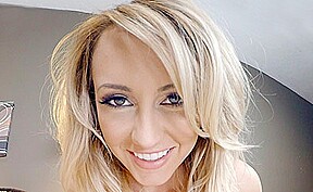 Brett Rossi & Blake Eden in Girls Do it Better – HoloGirlsVR