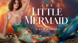 VRCosplaX Show Willow Ryder As THE LITTLE MERMAID How To Get As Wet As Possible On Dry Land